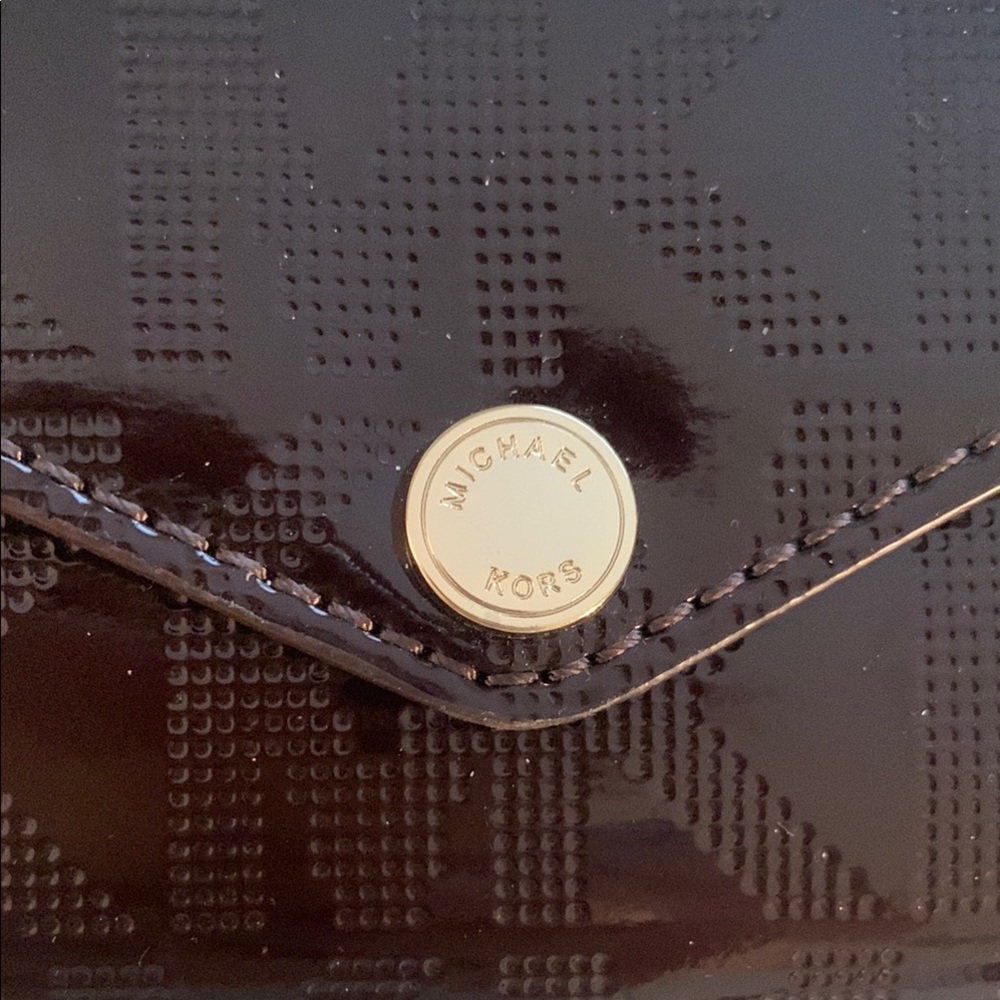 Michael Kors Chic dark burgundy Cream Clutch Wristlet with Glossy Finish - Picture 2 of 8